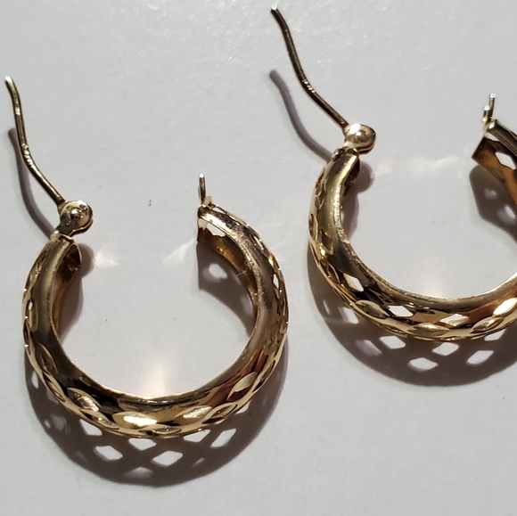 14K Gold Hoop Earrings - Picture 9 of 10